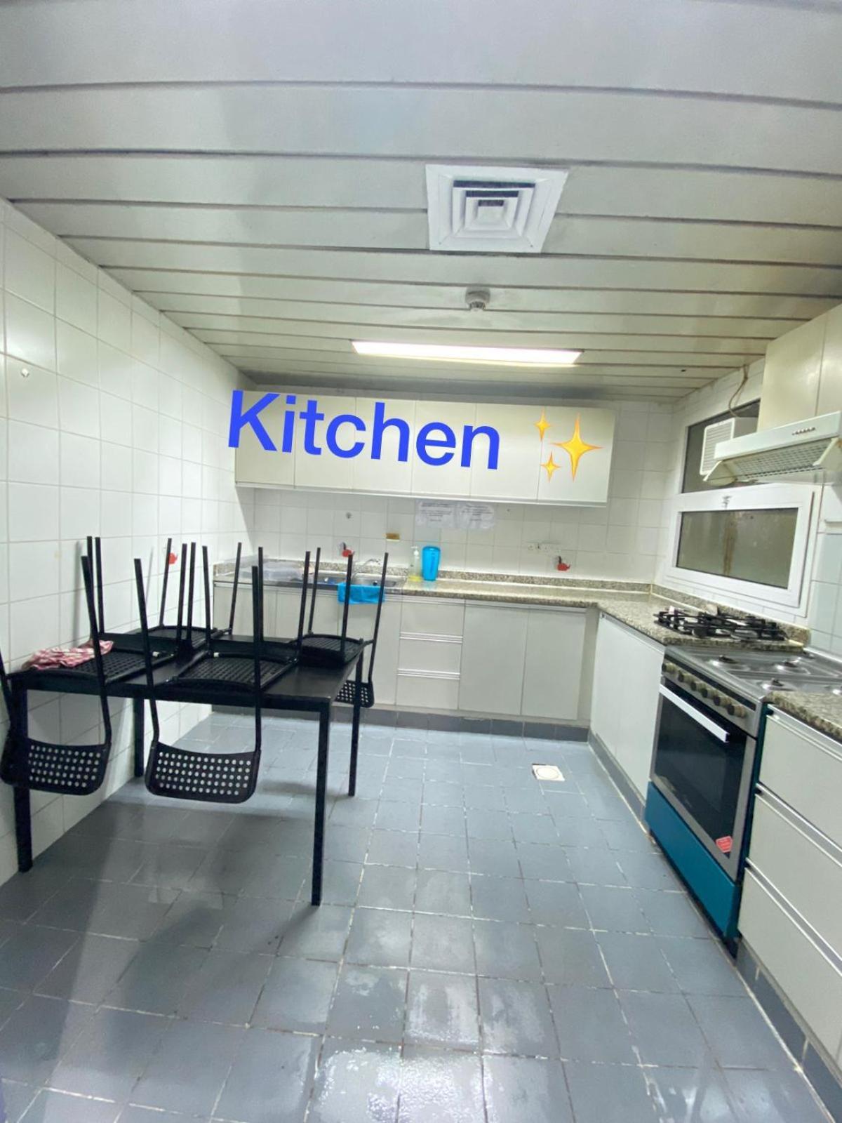 Elite Space Partition In Very Near Union And Banyas Metro - Creek - Gold Souq Capsule hotel